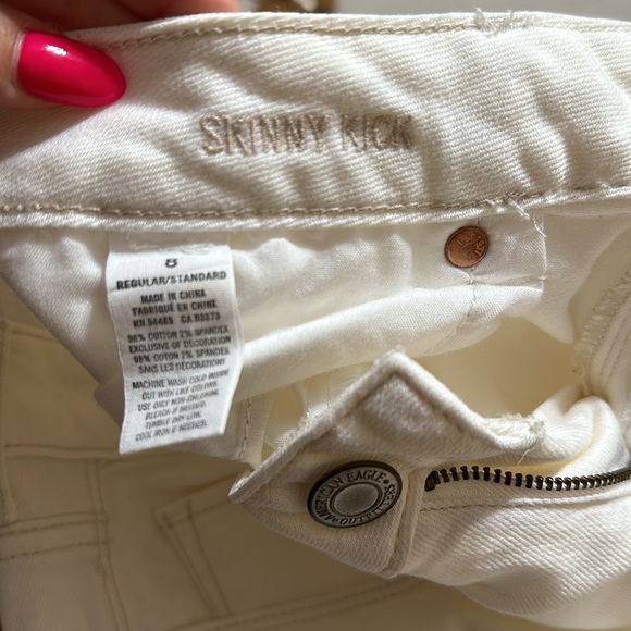 American Eagle Women’s White Jeans - Picture 8 of 8
